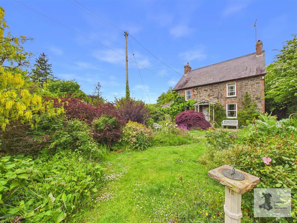 Property photo 1 of 59 Gardens