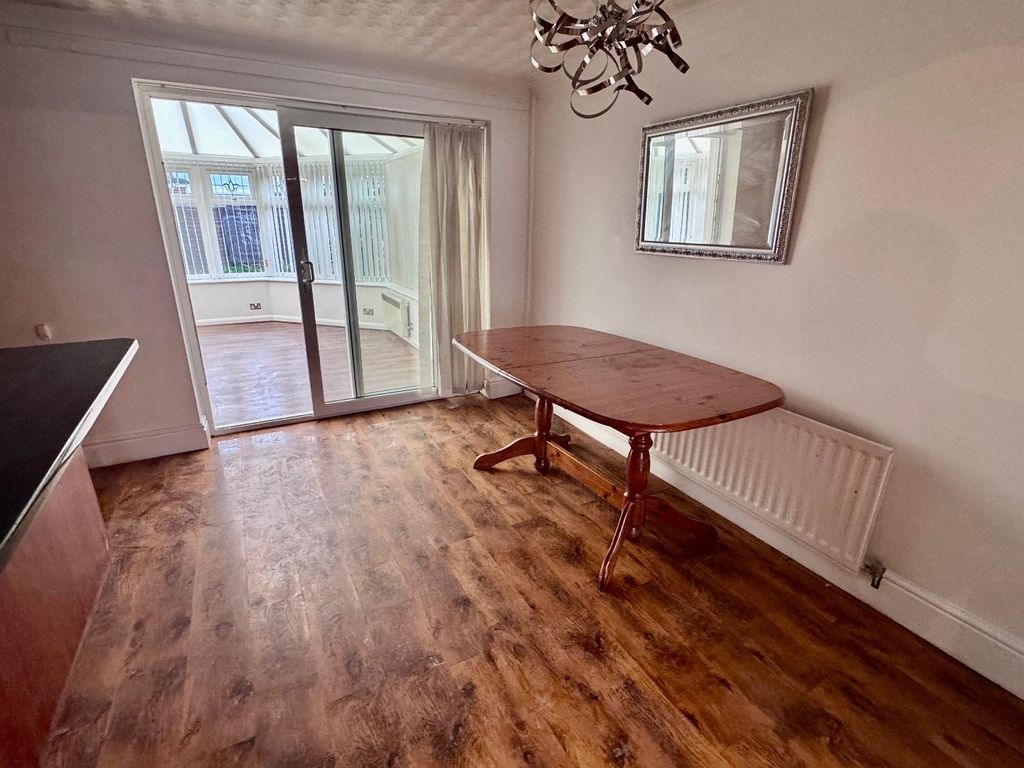 Property photo 3 of 12 Dining Area