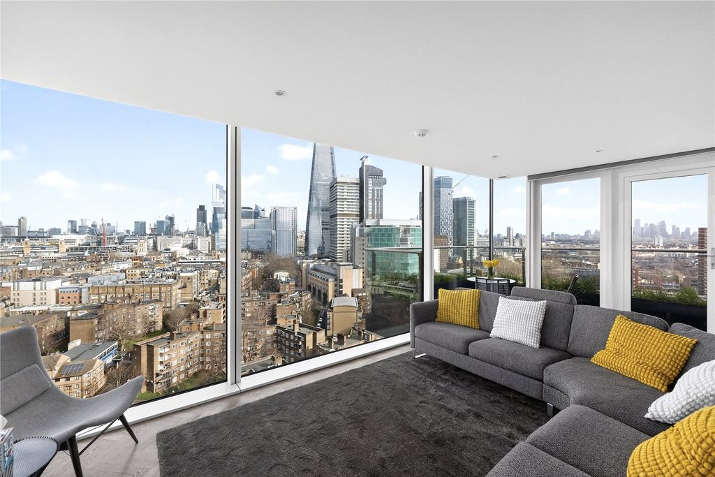 Property photo 3 of 20 Reception Room