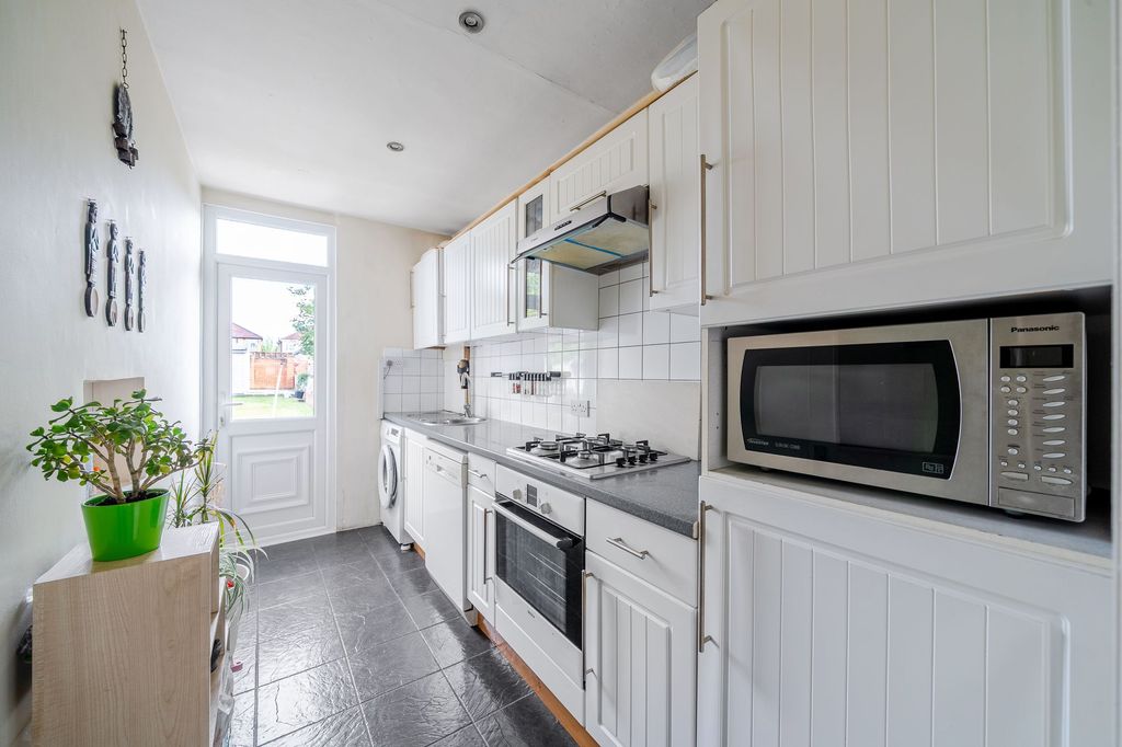 Property photo 2 of 16