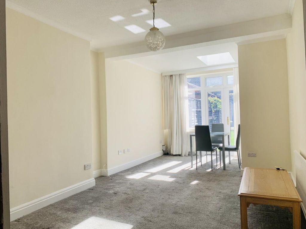 Property photo 3 of 13 5.Jpg