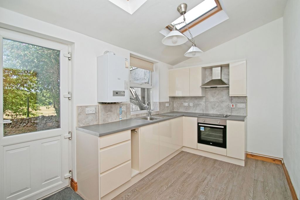 Property photo 3 of 10 Pbox-Img.Jpg