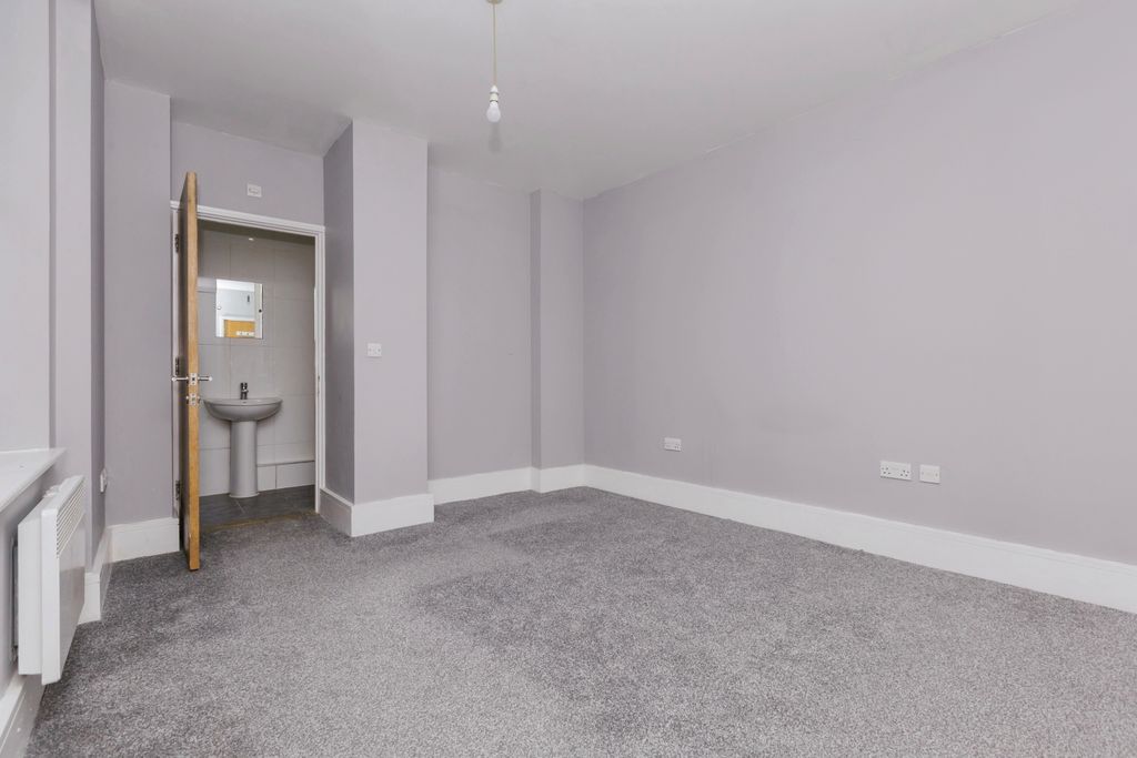 Property photo 3 of 17 Photography