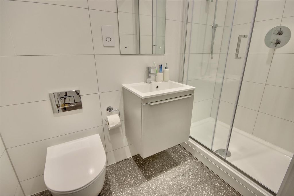 Property photo 3 of 17 Pbtxoe8Dk0Yzmtoco_Tu1W.Jpg