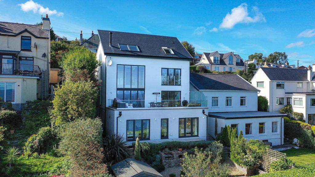 Property photo 1 of 50