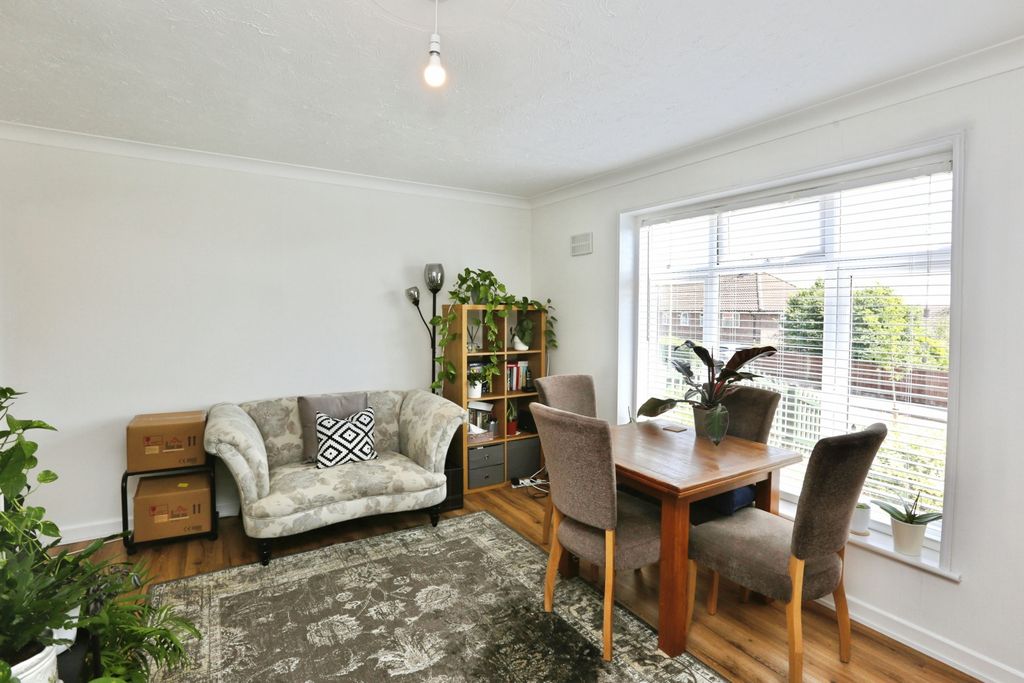 Property photo 3 of 24