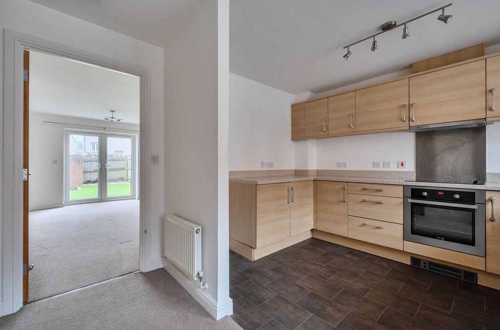 Property photo 3 of 15 Kitchen