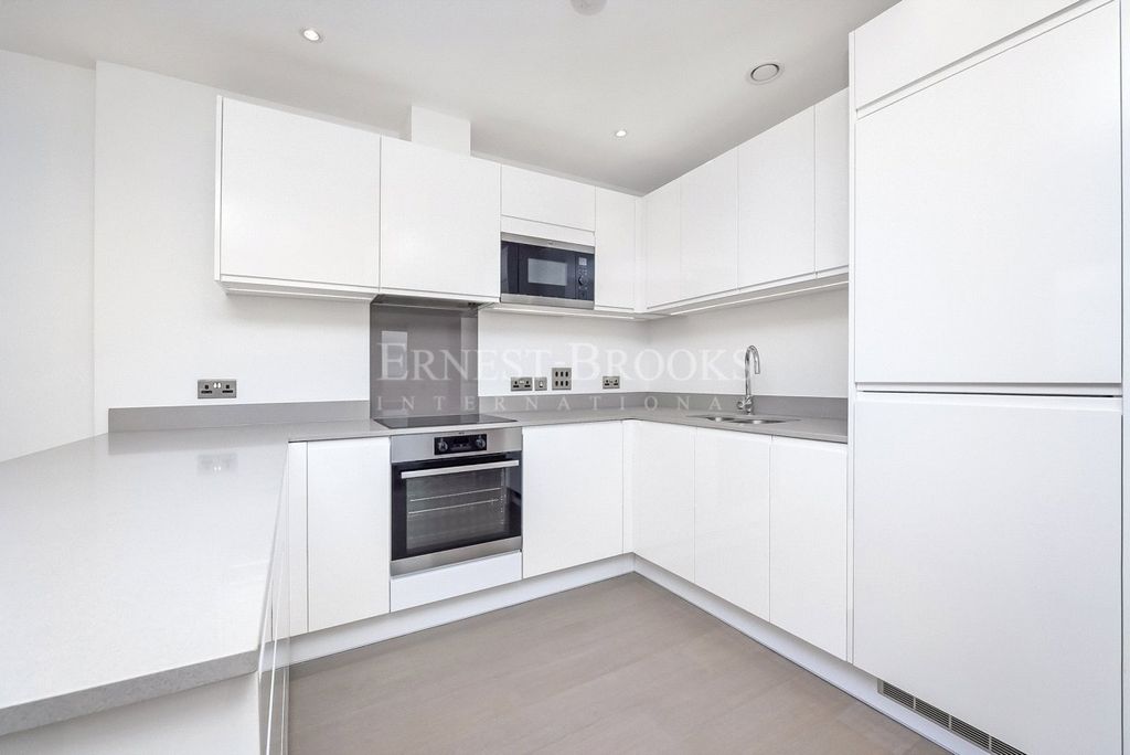 Property photo 3 of 10 Picture No. 02