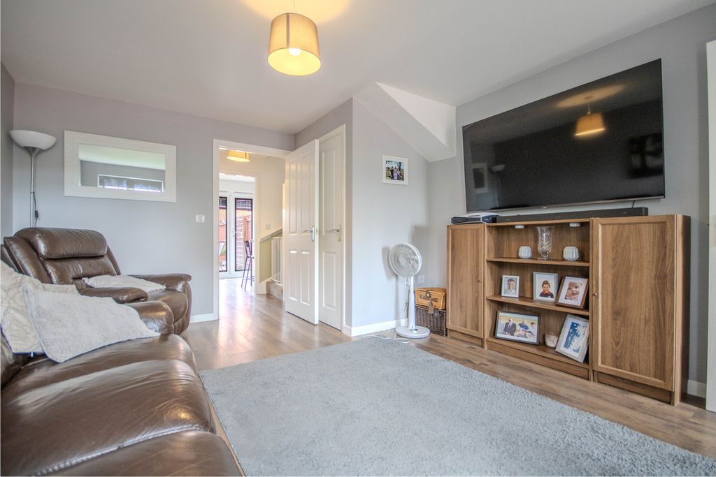 Property photo 2 of 29