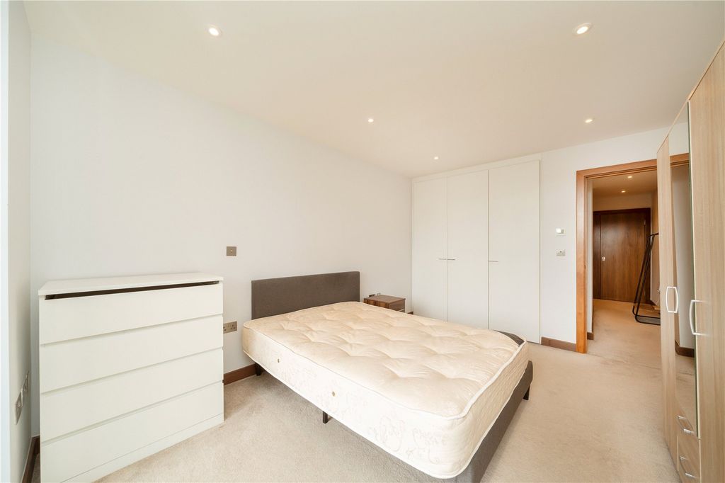 Property photo 3 of 6 Picture No. 04