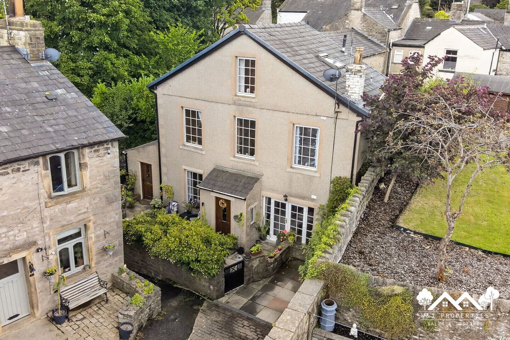 Property photo 1 of 37