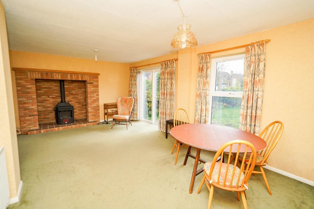 Property photo 2 of 21