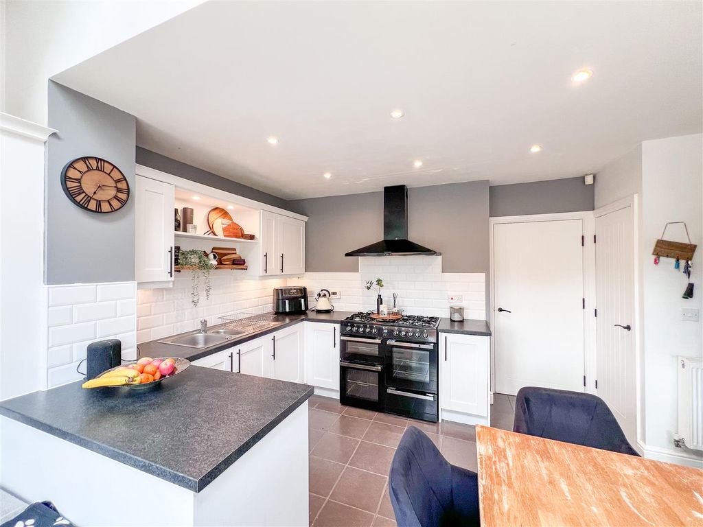 Property photo 3 of 20 Kitchen Diner