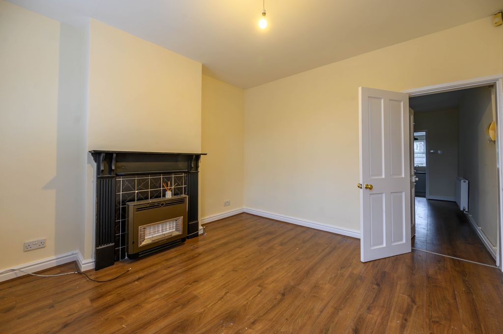 Property photo 2 of 14 Dsl_0010-Hdr