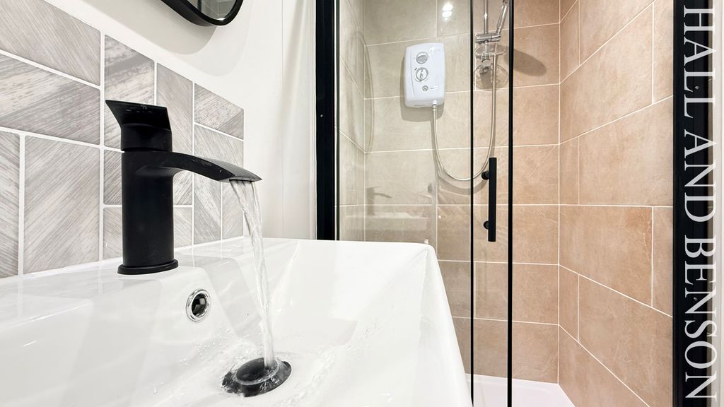 Property photo 2 of 8 Image