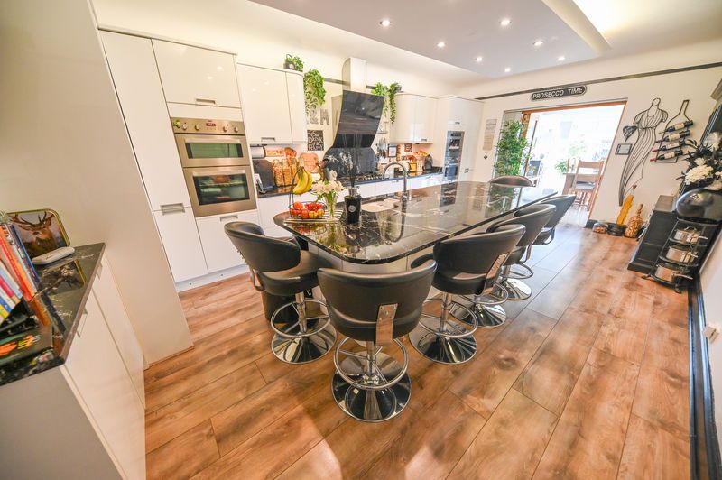 Property photo 3 of 25 Photo 19