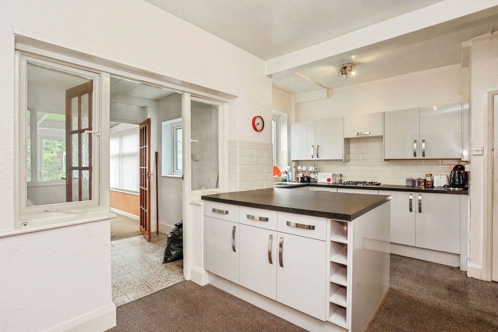 Property photo 3 of 18 Photo