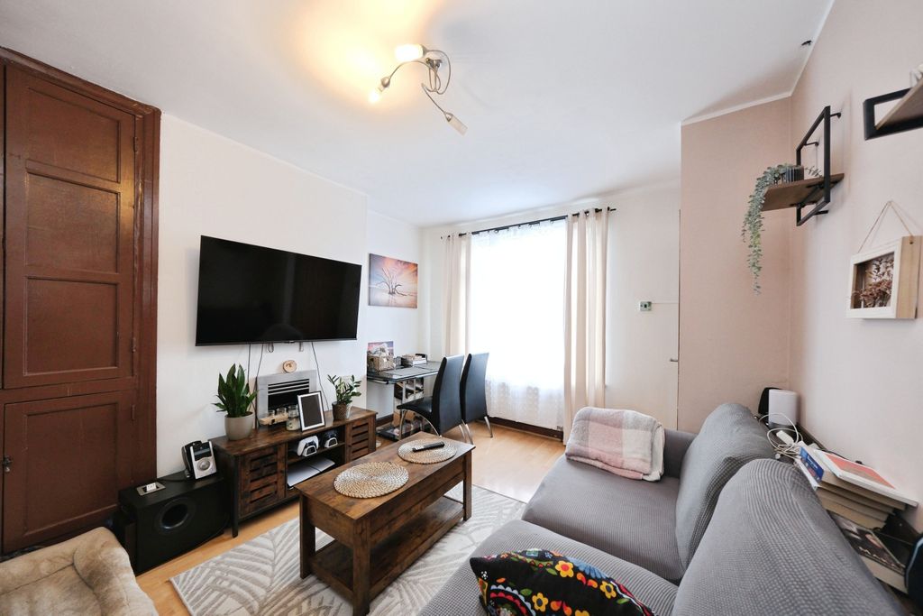 Property photo 3 of 12 Living Room