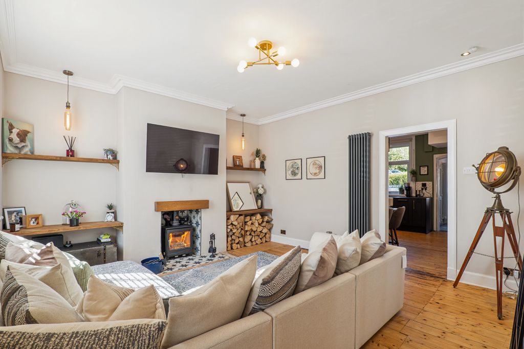 Property photo 2 of 20