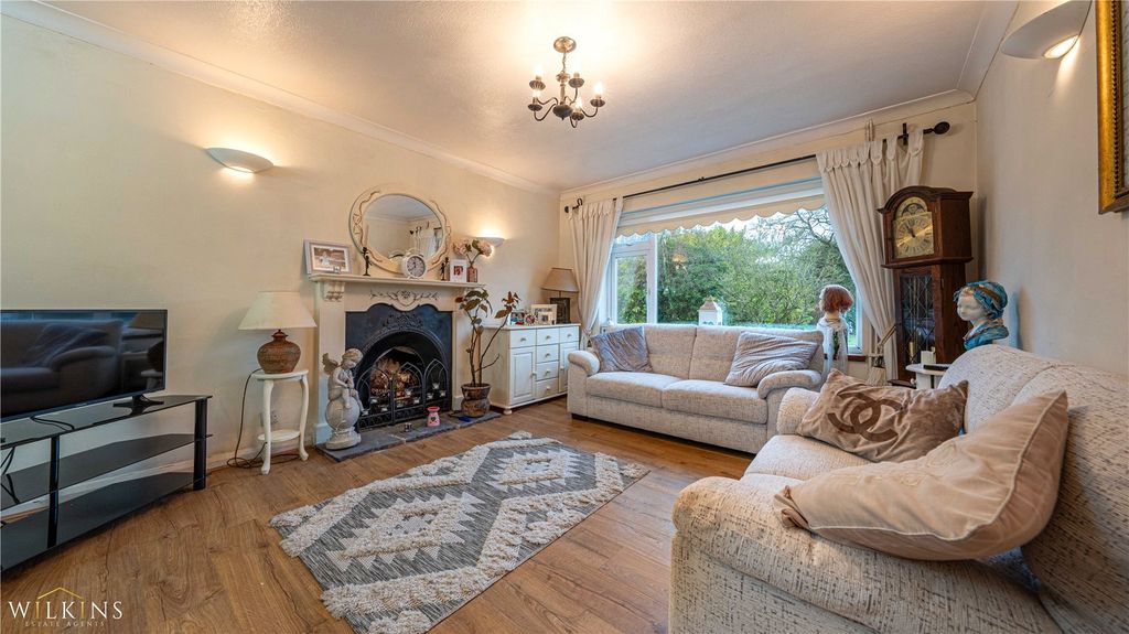 Property photo 3 of 33 Picture No. 14