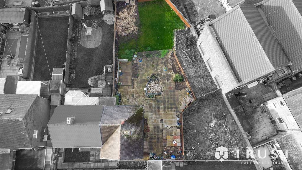 Property photo 2 of 23