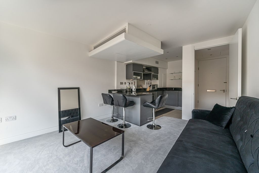 Property photo 3 of 15 Parliament-View-A...