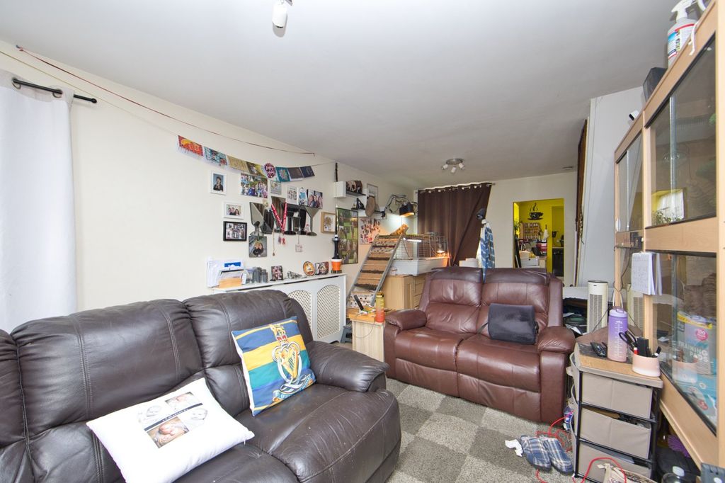 Property photo 3 of 11 Picture 3