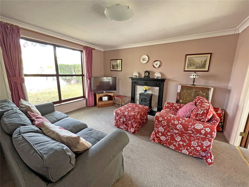 Property photo 2 of 18 Picture No. 11