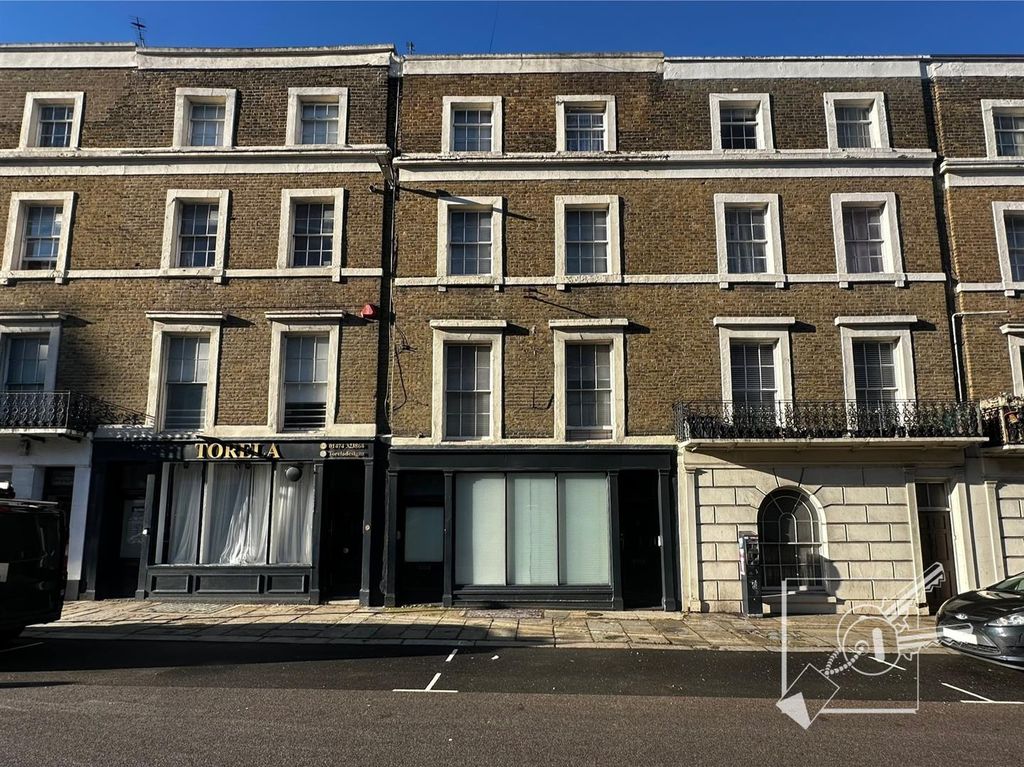 Property photo 1 of 8 External