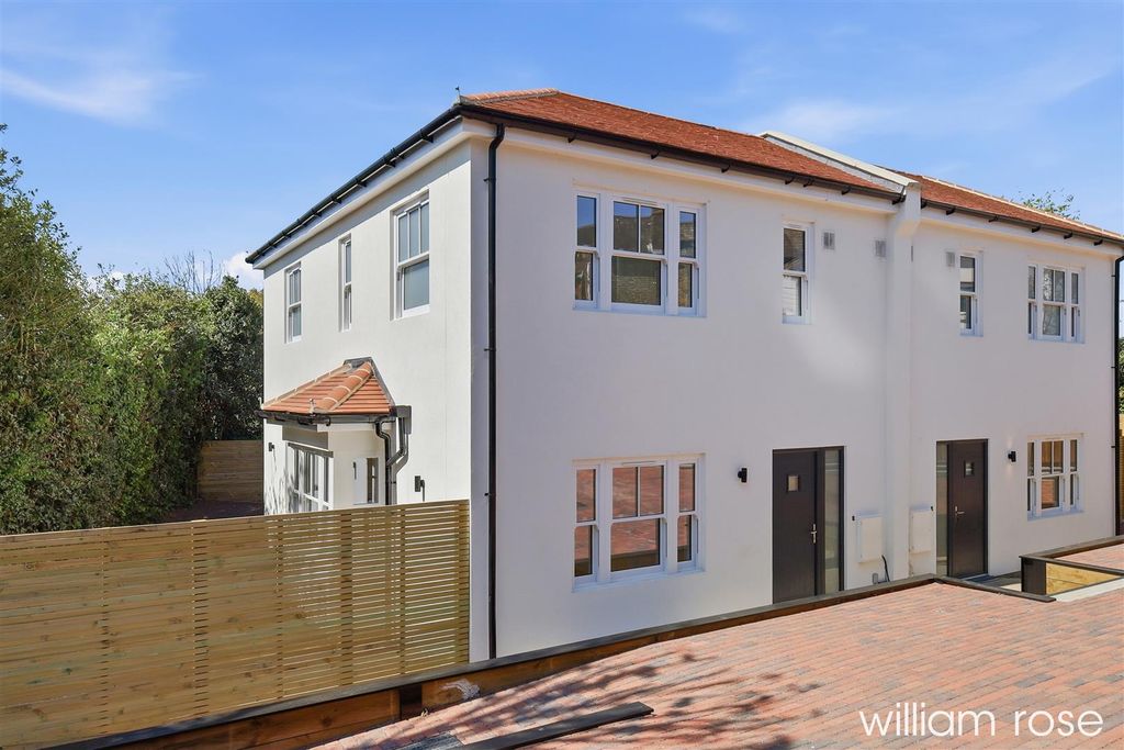 Property photo 1 of 21 28_Img_8017.Jpg