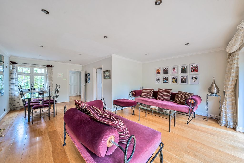 Property photo 2 of 19