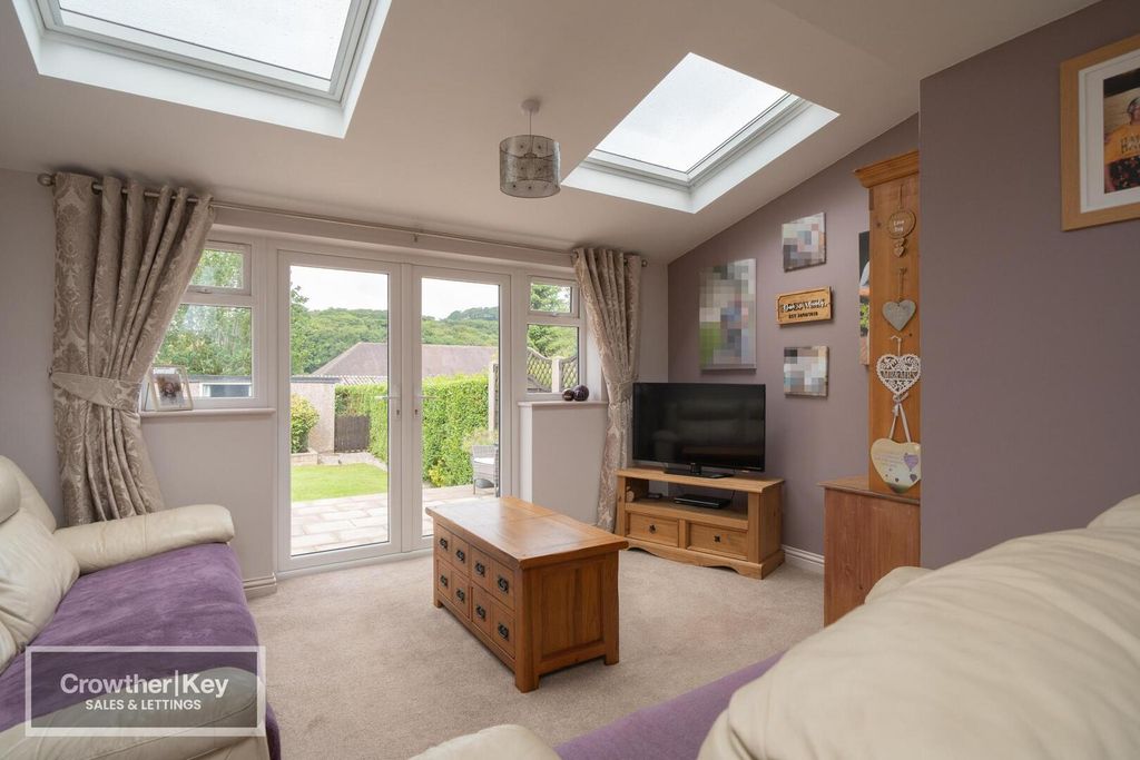 Property photo 2 of 28 Conservatory