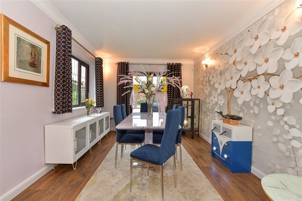 Property photo 3 of 18 Dining Area