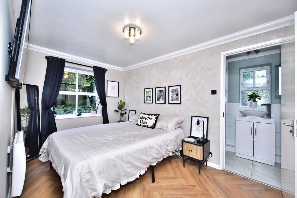 Property photo 3 of 20 Pbox-Img.Jpg