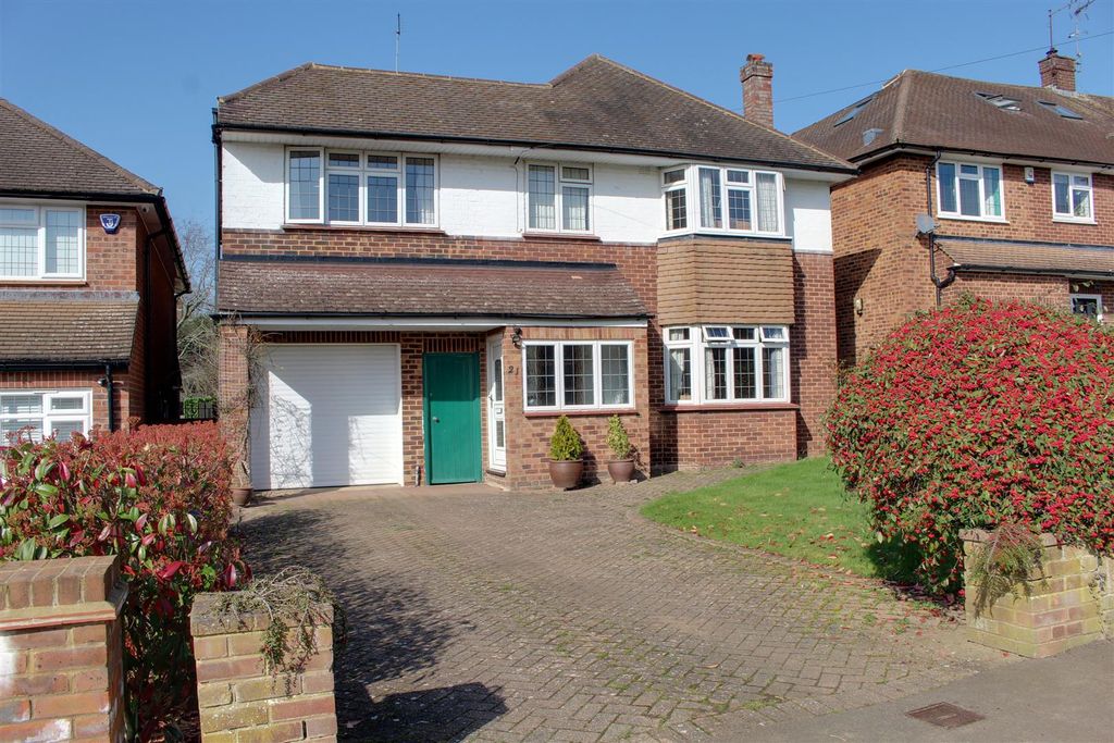 Additional image 19 of 5 bed detached house for saleBluebridge Avenue, Brookmans Park AL9
