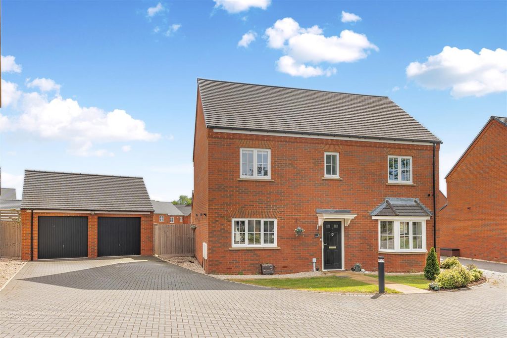 Property photo 1 of 24 4 Thenford Way, Banbury-1.Jpg