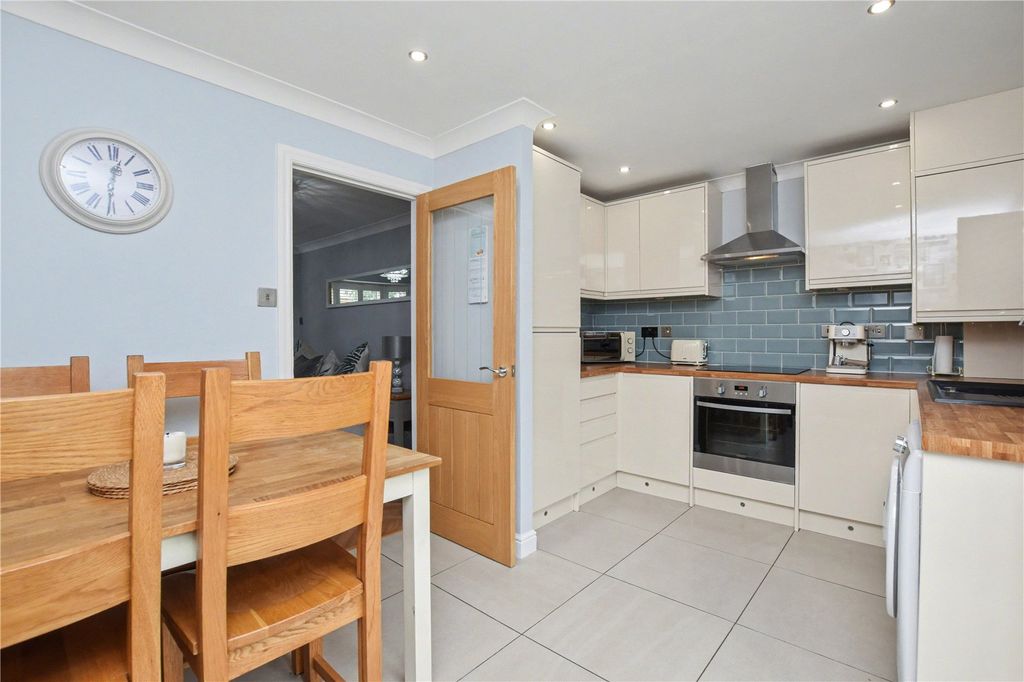 Property photo 3 of 21 Picture No. 13