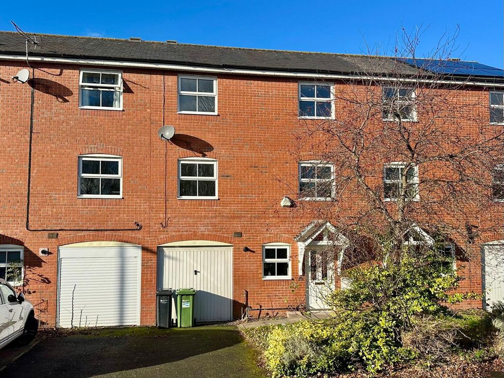 Property photo 1 of 17 Front (Exterior)