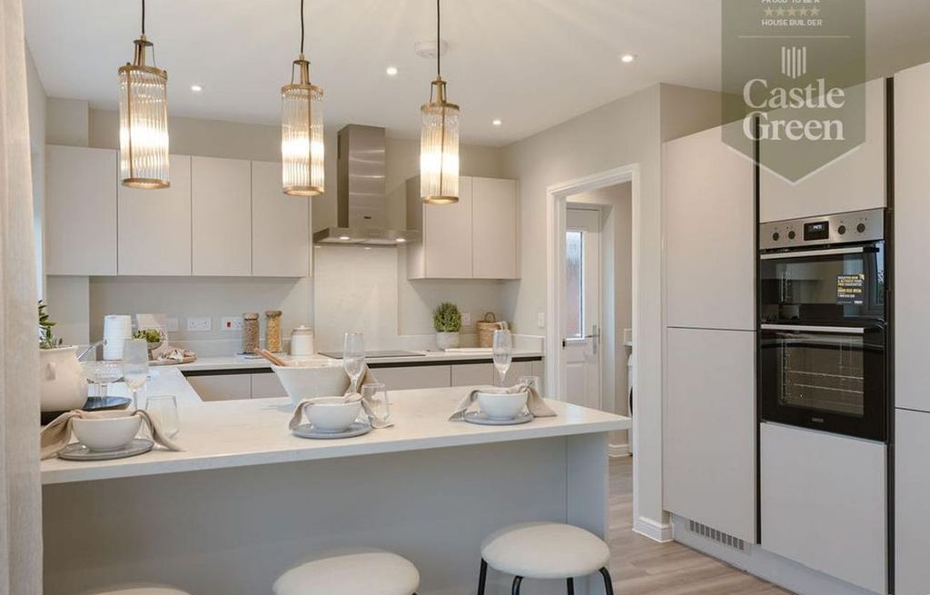 Property photo 3 of 20 Kitchen/Family Room