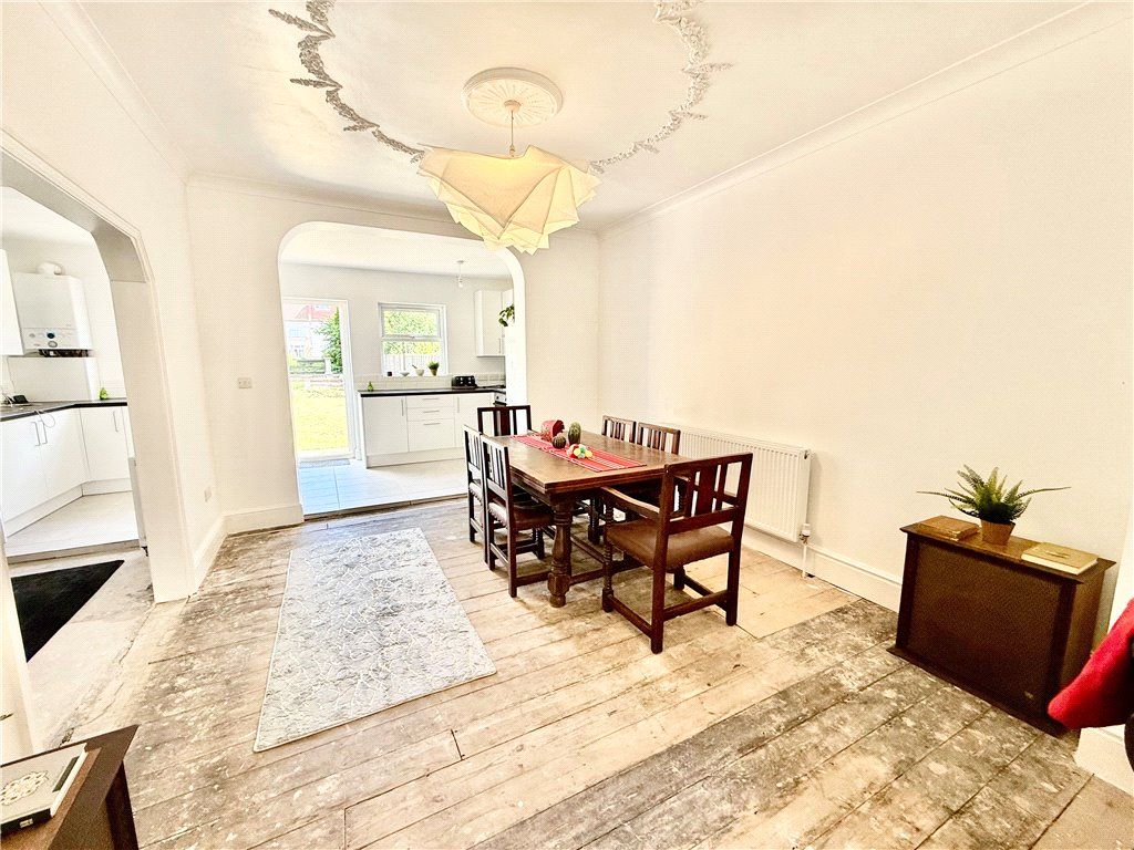 Property photo 3 of 19 Picture No. 17