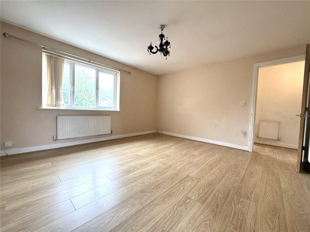 Property photo 2 of 12 Picture No. 07