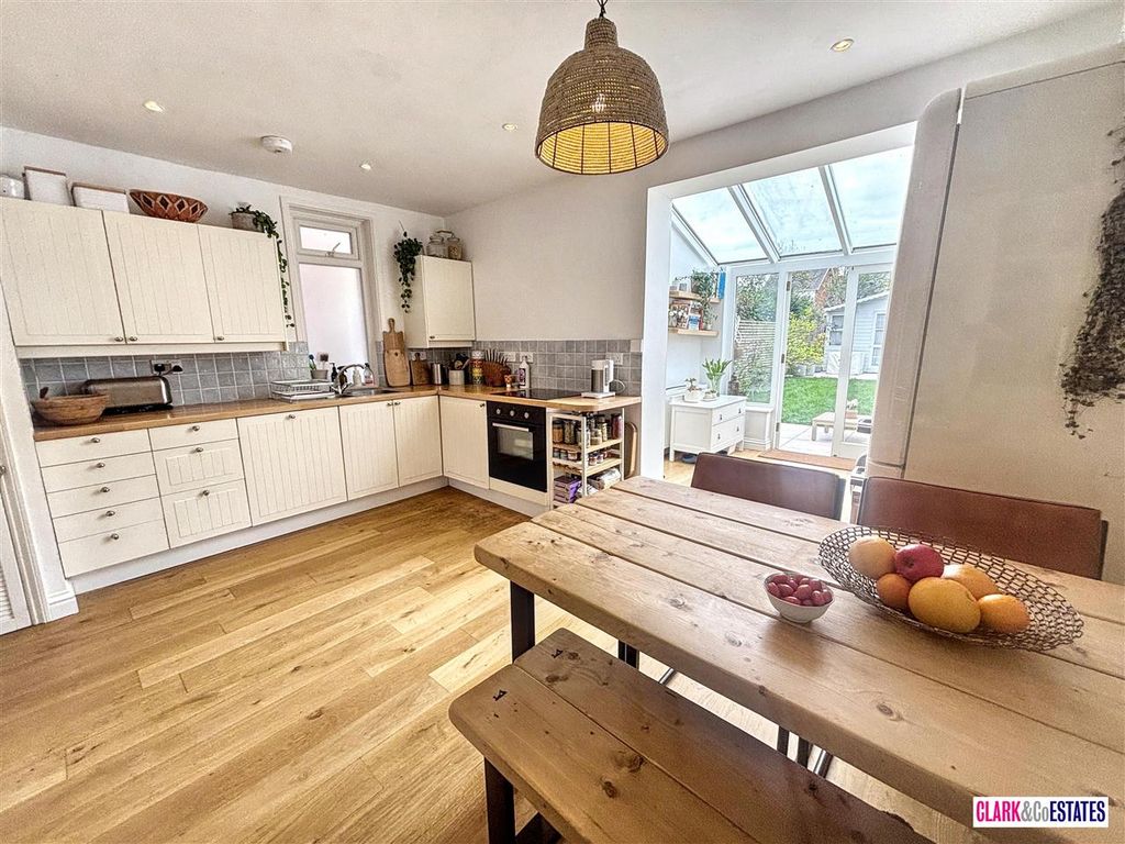 Property photo 2 of 19 Kitchen