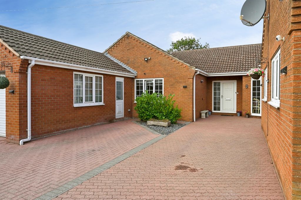 Property photo 1 of 33