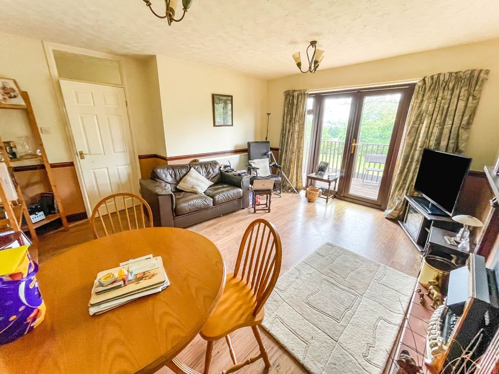 Property photo 2 of 12 Living/Dining Room