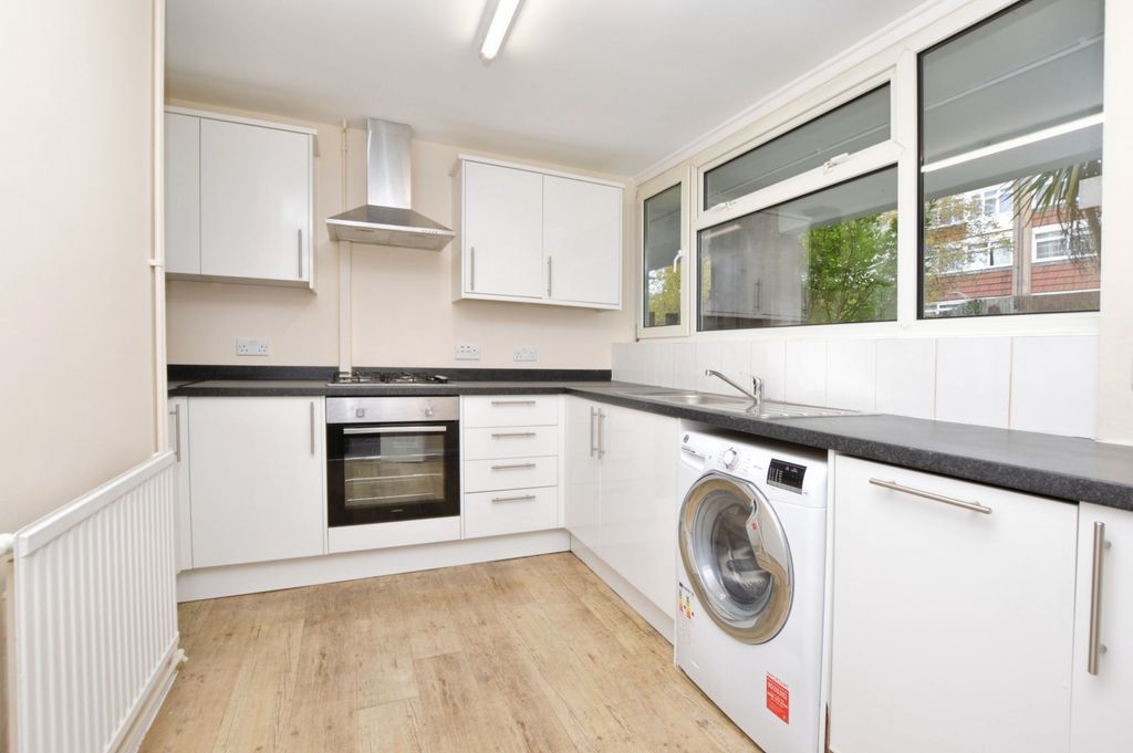 Property photo 1 of 10 05d25B44-Kitchen