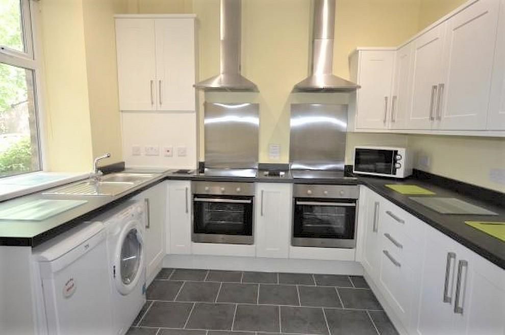 Property photo 2 of 13 58-Watson-Rd-Kitchen.Jpeg
