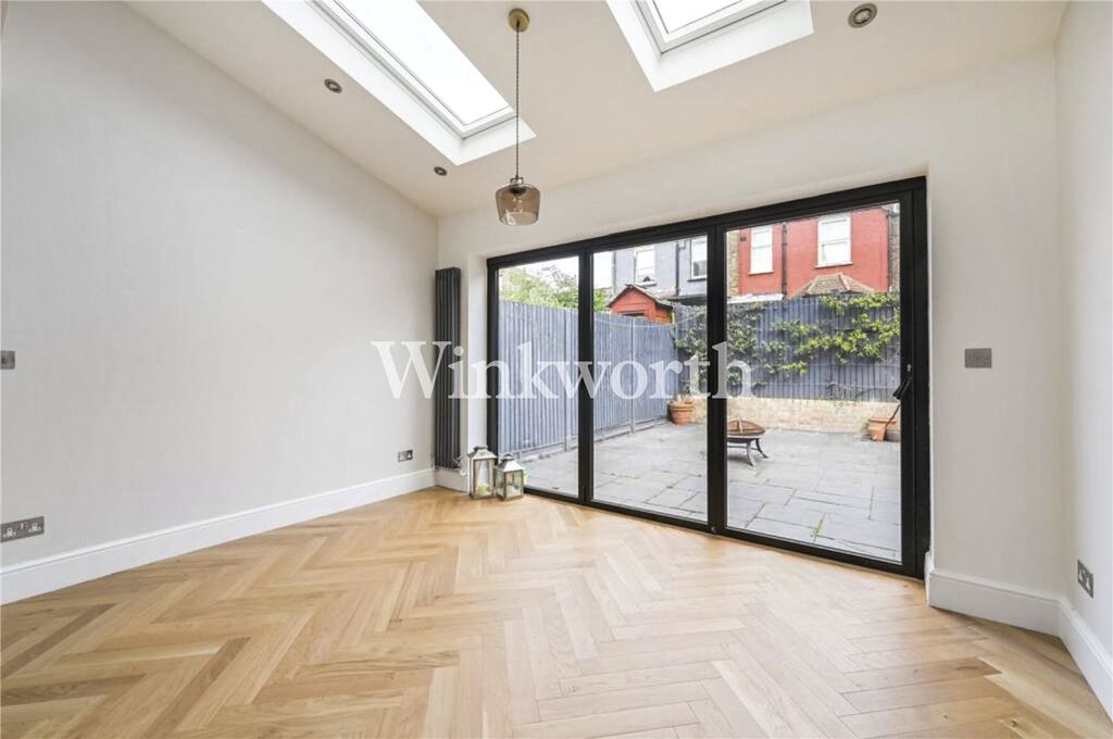 Property photo 3 of 19 Picture No. 09