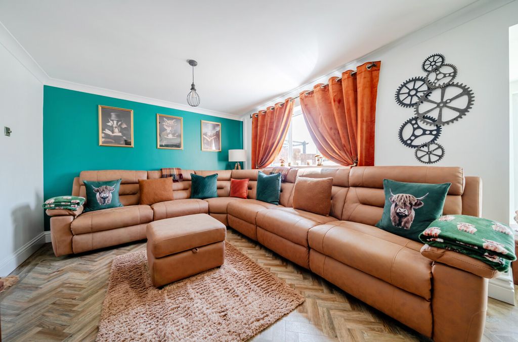 Property photo 3 of 13 1454180-14-69F0B8...