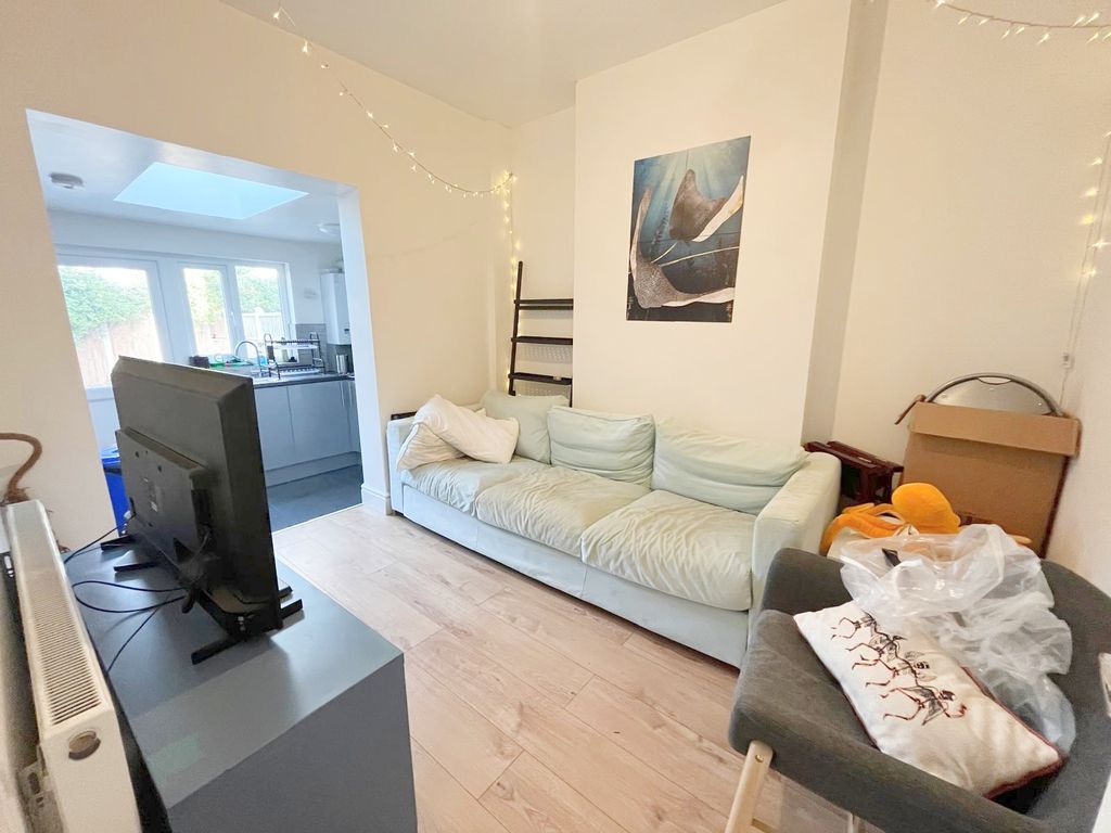 Property photo 1 of 16 Living Room