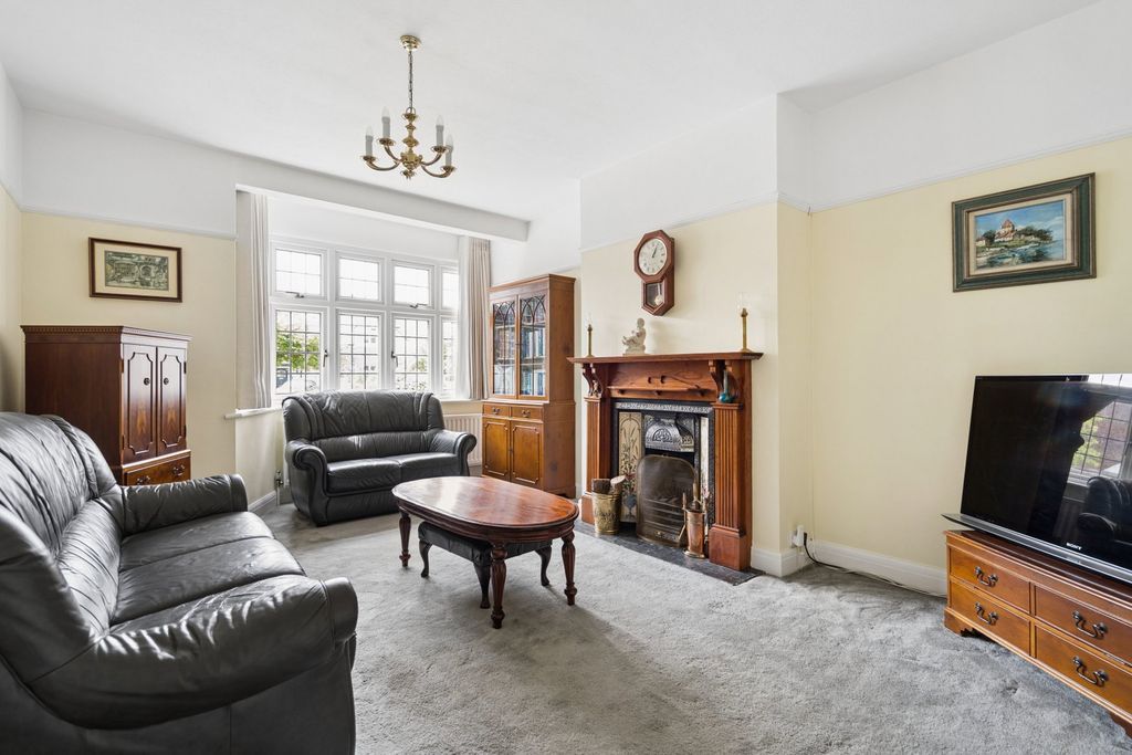 Property photo 3 of 18